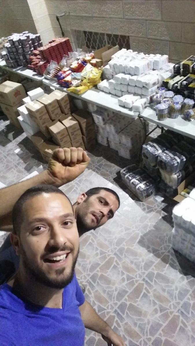 אנשי YMS: מגייסים תרומות לחג, לשמח כמה שיותר אנשים (צילום: YMS)